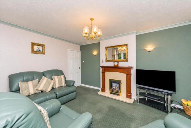 Windsor Drive, Norristhorpe, Liversedge, WF15 photo 3