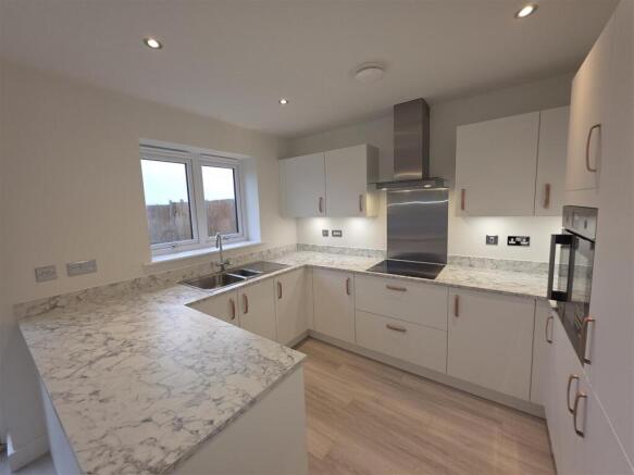 2 bed Detached for sale Image 5