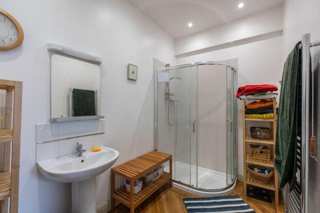 4 bed Terraced for sale Image 12