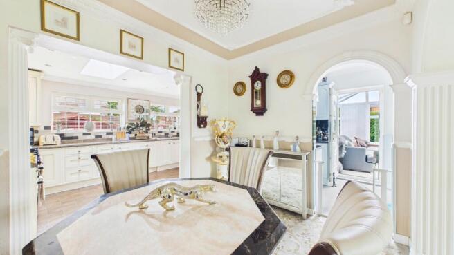 3 bed Semi-Detached for sale Image 7