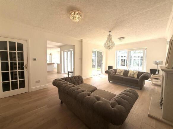 Dining Lounge