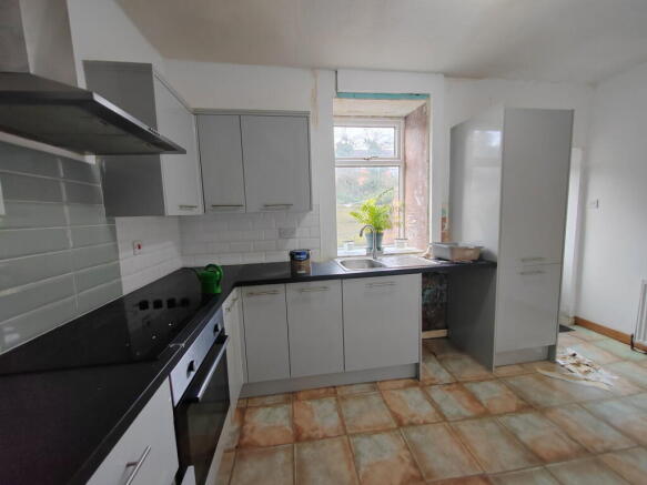 2 bed End of Terrace to rent Image 5