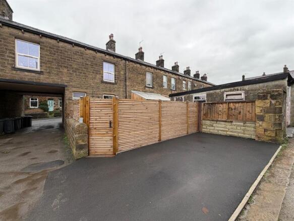18 North Street Silsden exterior.jpg