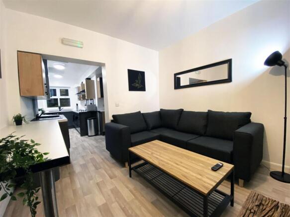 12 Dexter Street - kitchen.2.jpg