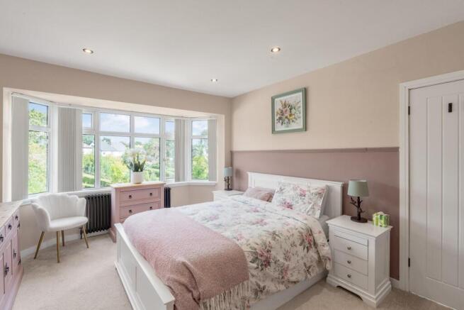 3 bed Semi-Detached for sale Image 8