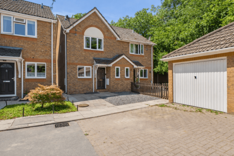 Moorland Close, Locks Heath