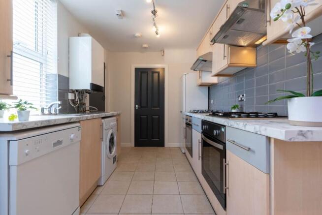 155CR - Kitchen