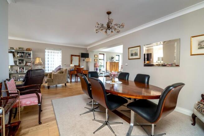 4 bed Detached for sale Image 5