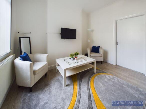 3 bed Town House to rent Image 4