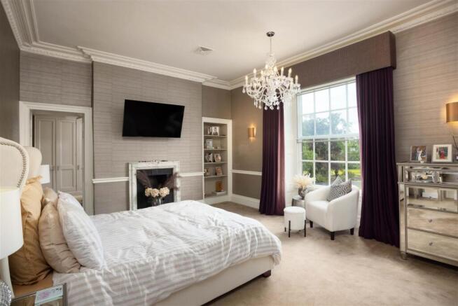 8 bed Detached for sale Image 7
