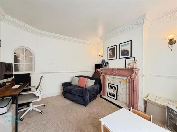 3 bed Semi-Detached for sale Image 11
