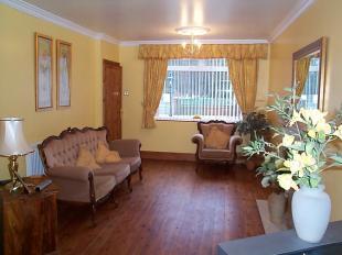 Front lounge 1
