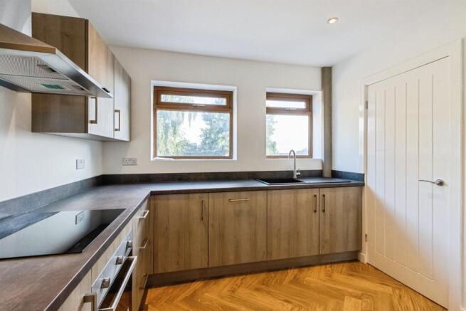 3 bed Semi-Detached for sale Image 5
