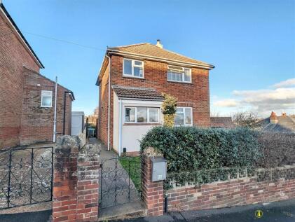 Longmead Road, Ryde, PO33 2TW