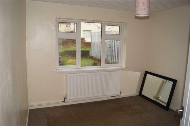 BEDROOM 1 (FRONT)