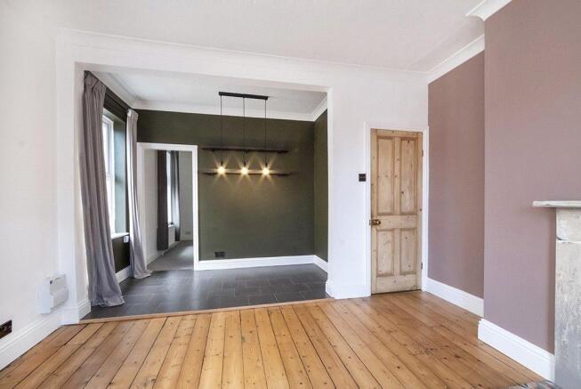 1 bed Terraced to rent Image 6
