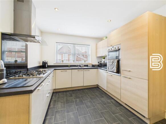 Kitchen Diner (2).jpg