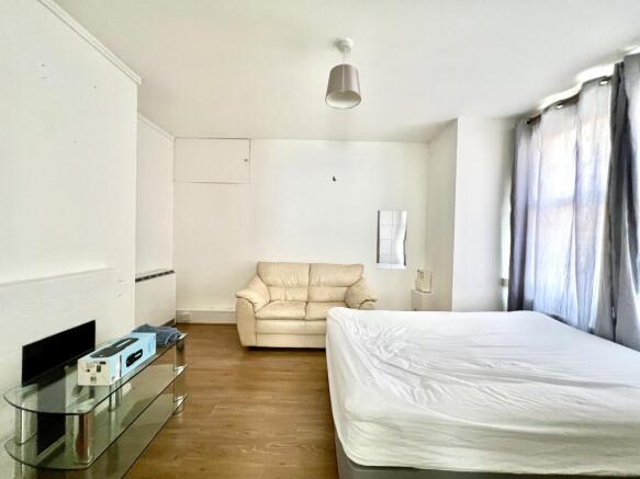 Lounge/Bedroom