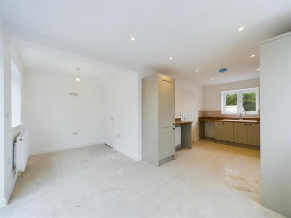 3 bed Semi-Detached for sale Image 5