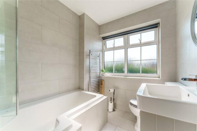 4 bed Detached for sale Image 6