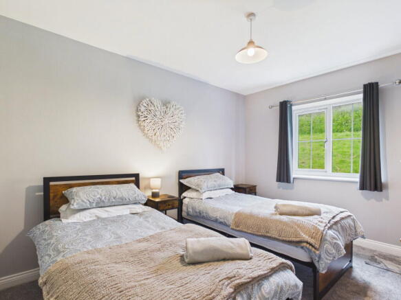 3 bed Detached Bungalow for sale Image 8