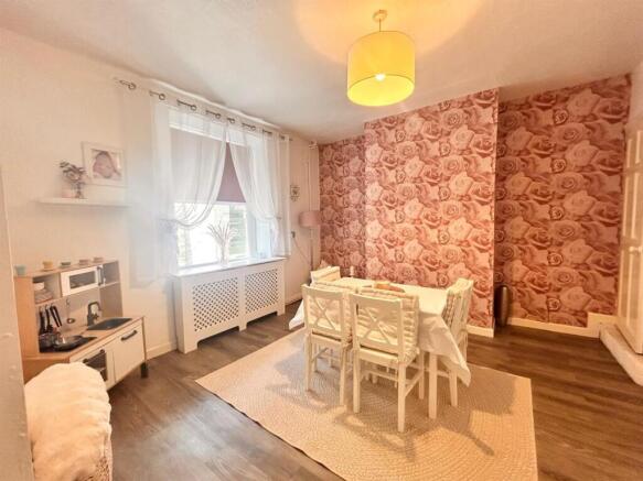 2 bed House for sale Image 6