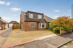 8, Farm Close, Maidenhead SL6 5JE