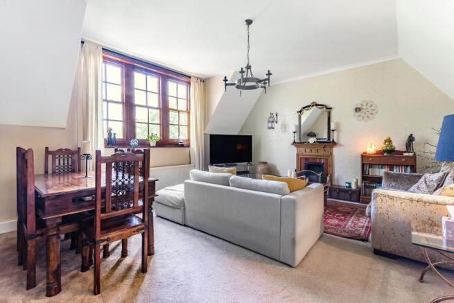 Living Room / Dining