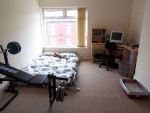 BEDROOM 2