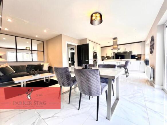 4 bed Detached for sale Image 4
