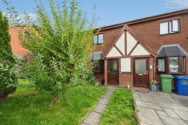 2-bed semi-detached on Wealdstone Drive, Dudley, £150,000