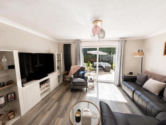 9 Rookwood Close - Lounge.jpg