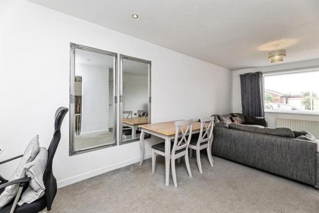 3 bed Semi-Detached for sale Image 8