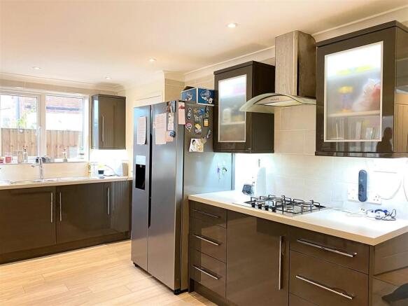 Kitchen/Dining area