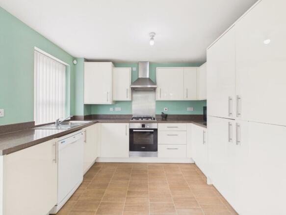 3 bed Semi-Detached for sale Image 4