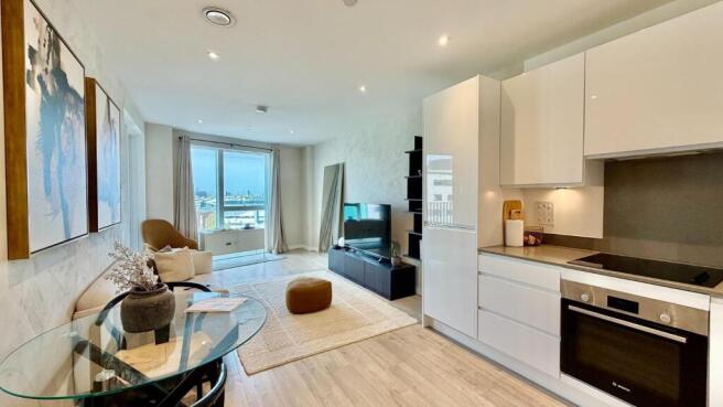 Gallions Road, E16, 1 bedroom for sale by Barrain