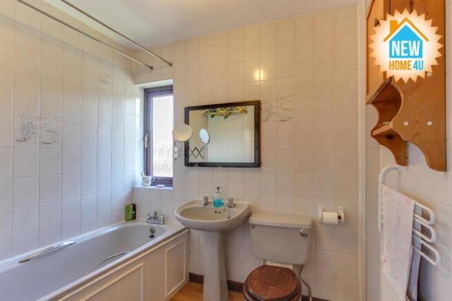 FAMILY BATHROOM: