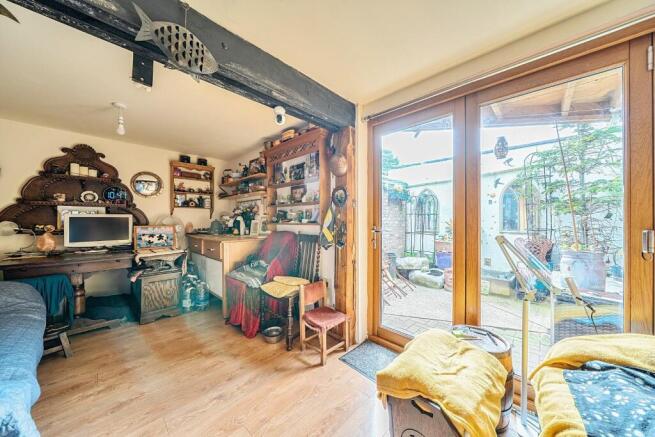 MASTER BEDROOM.jpg