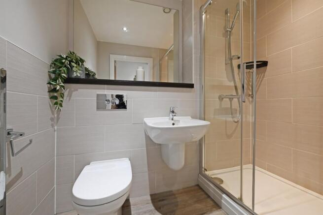 2 bed Apartment to rent Image 4
