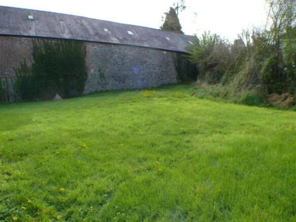REAR LAWNS