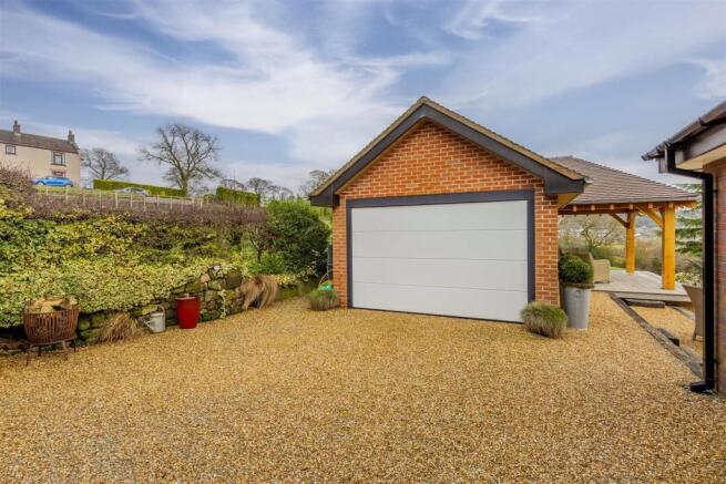 Detached Garage