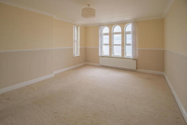 3 bed Apartment for sale Image 7