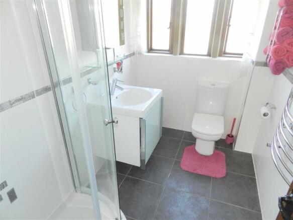 ENSUITE SHOWER ROOM