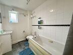 2 bed Apartment to rent Image 3