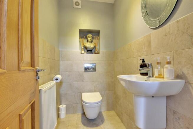 4 bed Town House for sale Image 9