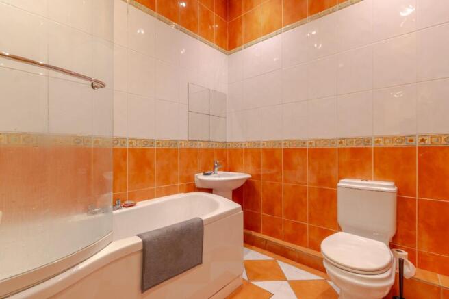 2 bed Flat for sale Image 9