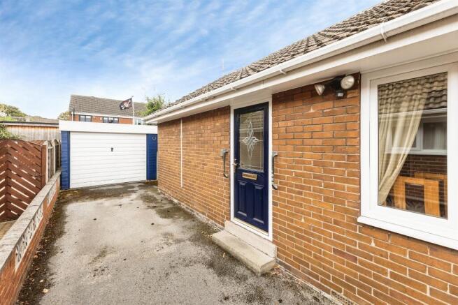 2 bed Detached Bungalow for sale Image 10