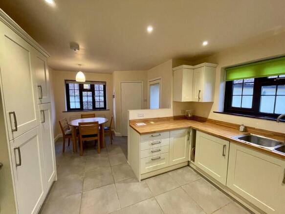 3e5646de-1370-4b2...