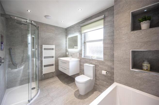 En Suite Bathroom