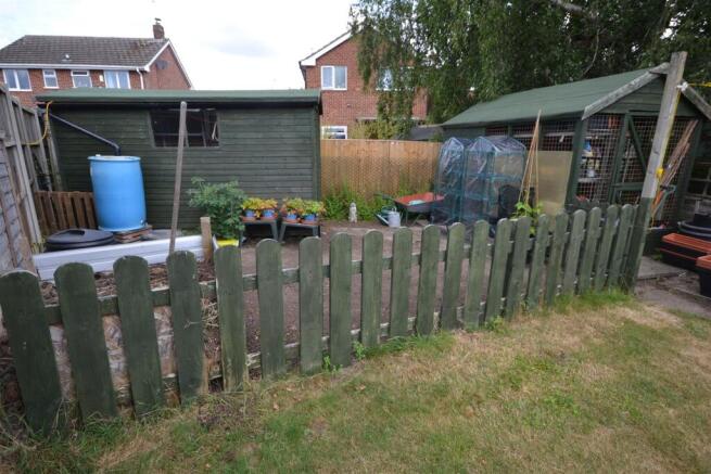 3 bed Bungalow for sale Image 12